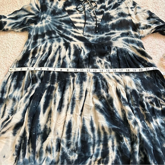 Young Fabulous and Broke Tie Dye Dress Size Large Ruffled No Slip - Picture 6 of 10